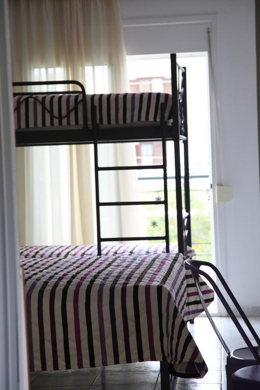 Vicky Rooms Paralia Dionysiou Exterior foto