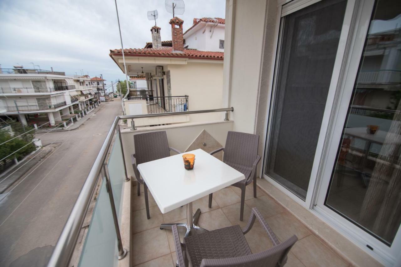 Vicky Rooms Paralia Dionysiou Exterior foto