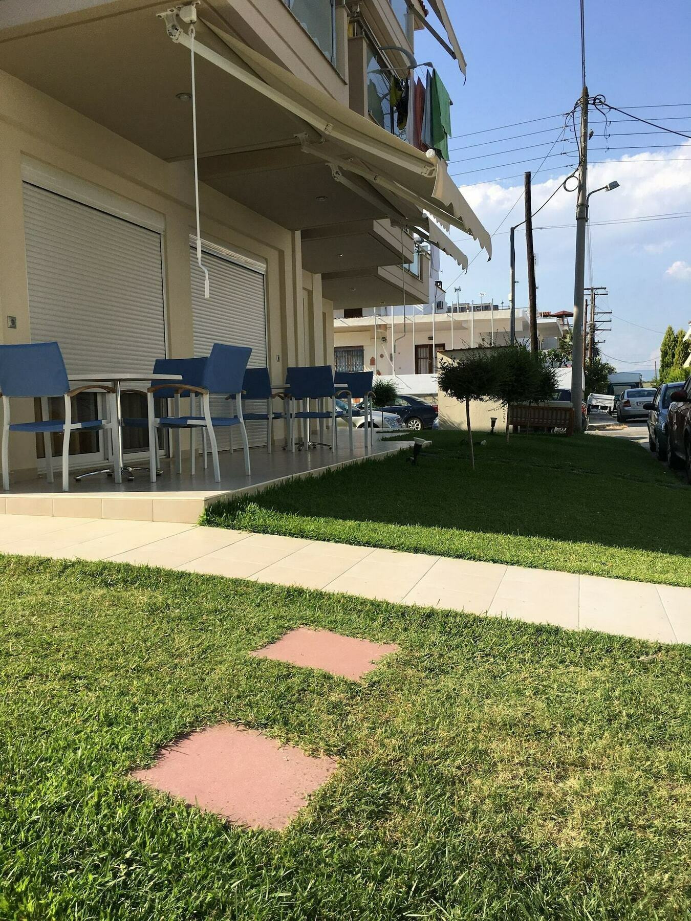 Vicky Rooms Paralia Dionysiou Exterior foto