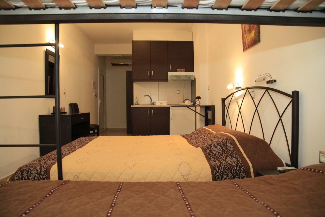 Vicky Rooms Paralia Dionysiou Exterior foto