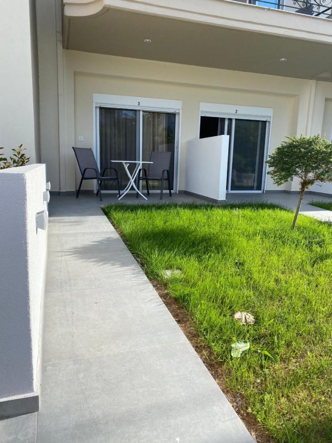 Vicky Rooms Paralia Dionysiou Exterior foto
