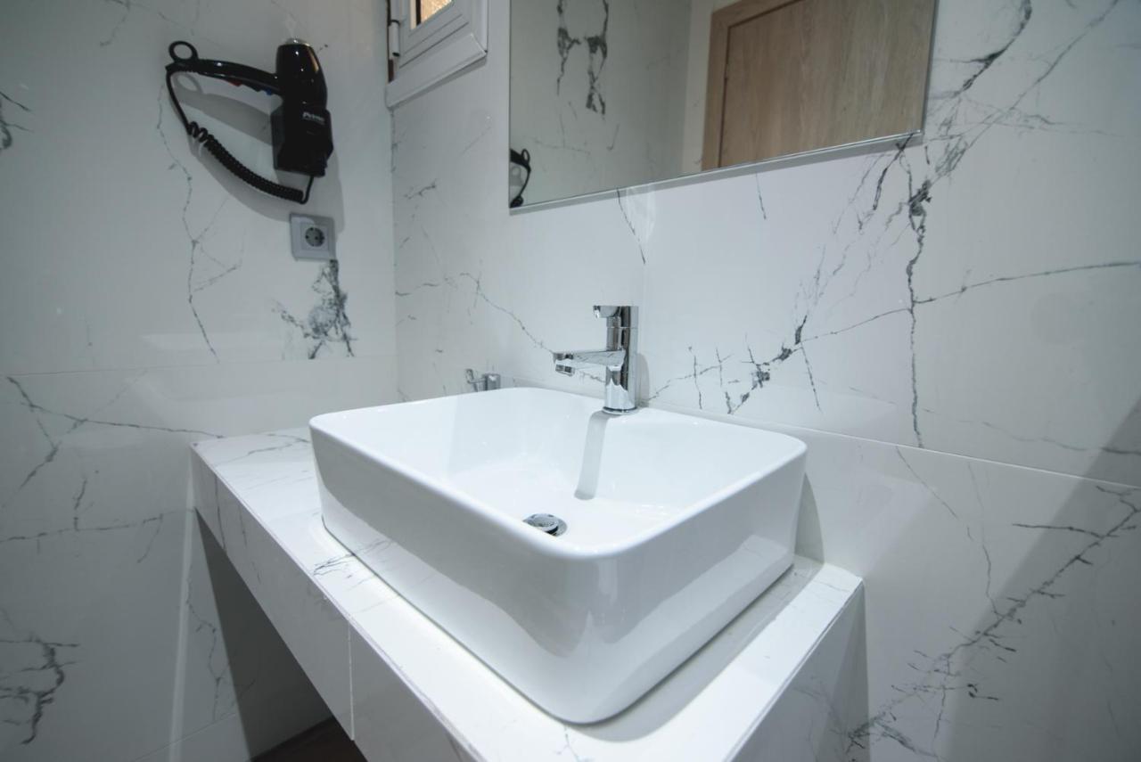 Vicky Rooms Paralia Dionysiou Exterior foto